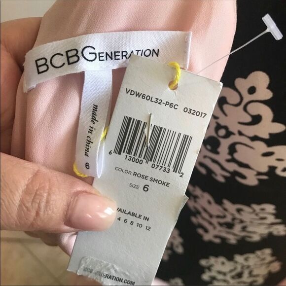 Bcbg Generation Chiffon Maxi Dress NWT - Picture 4 of 4